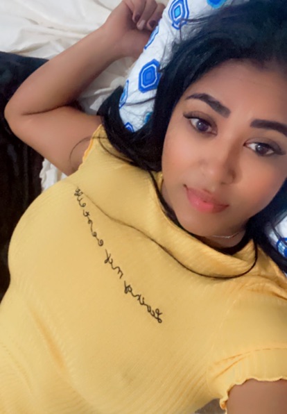 Luna — live cam girl streaming now